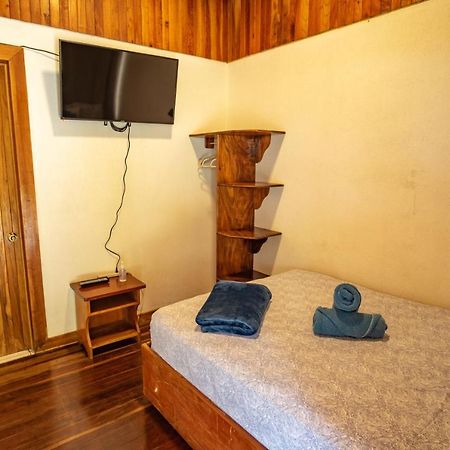Cowboy Hostel - Habitaciones Con Bano Privado Monteverde ภายนอก รูปภาพ