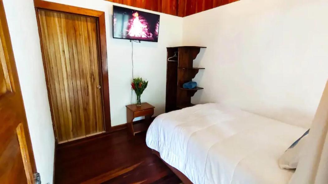 Cowboy Hostel - Habitaciones Con Bano Privado Monteverde ภายนอก รูปภาพ