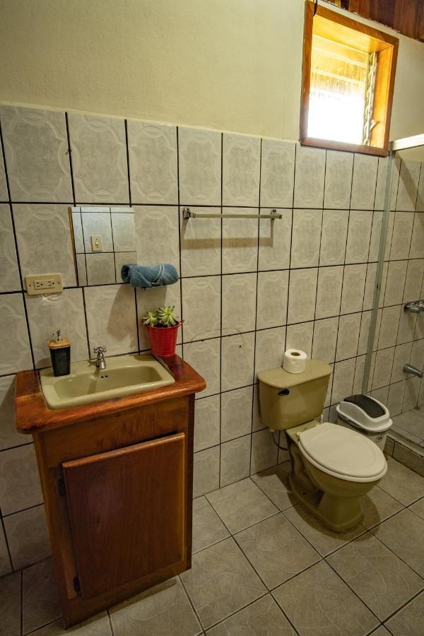 Cowboy Hostel - Habitaciones Con Bano Privado Monteverde ภายนอก รูปภาพ